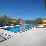 Zizzolo Villa *